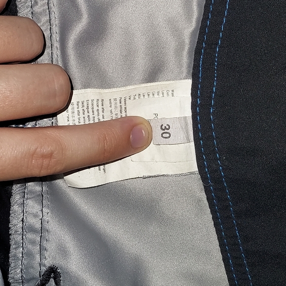 Mens Rip Curl swimming trunks, Size 30 - Picture 2 of 6